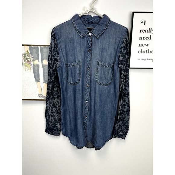 Rails Chambray Button Down with Floral Detailing SZ S - Picture 2 of 7